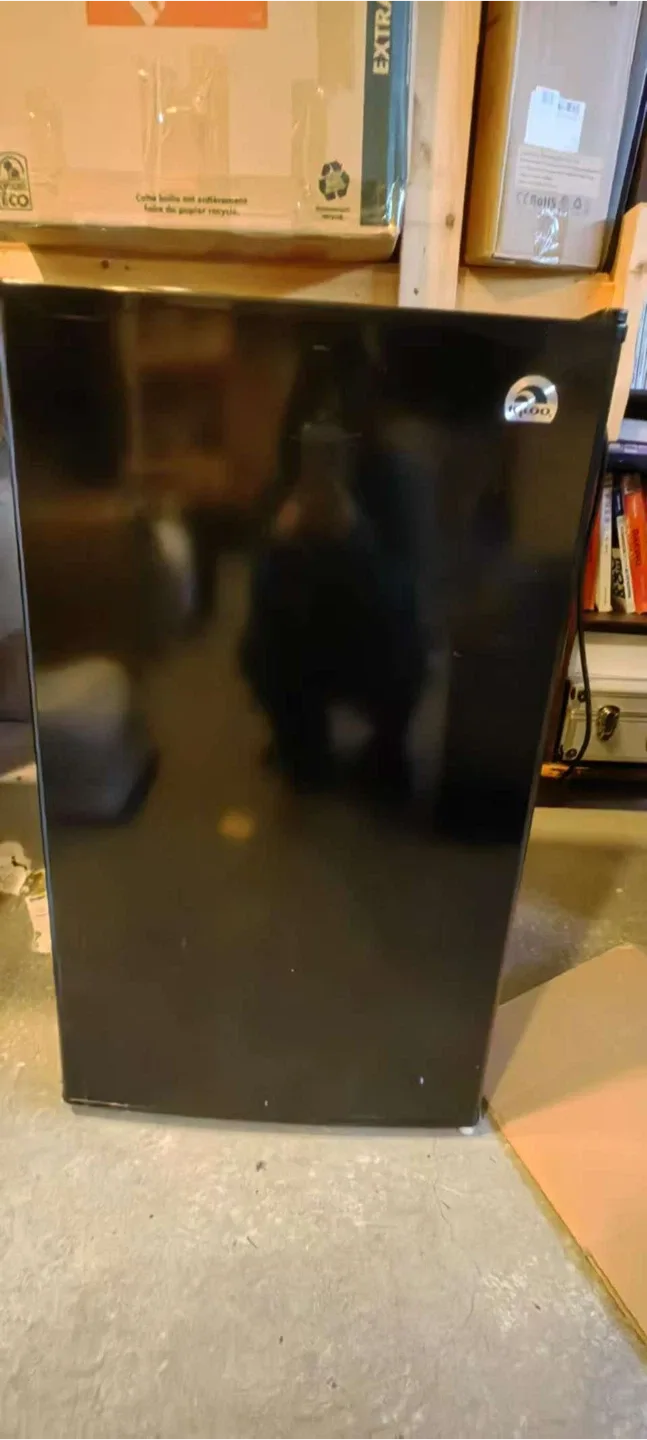 Igloo Compact Mini Fridge - Black