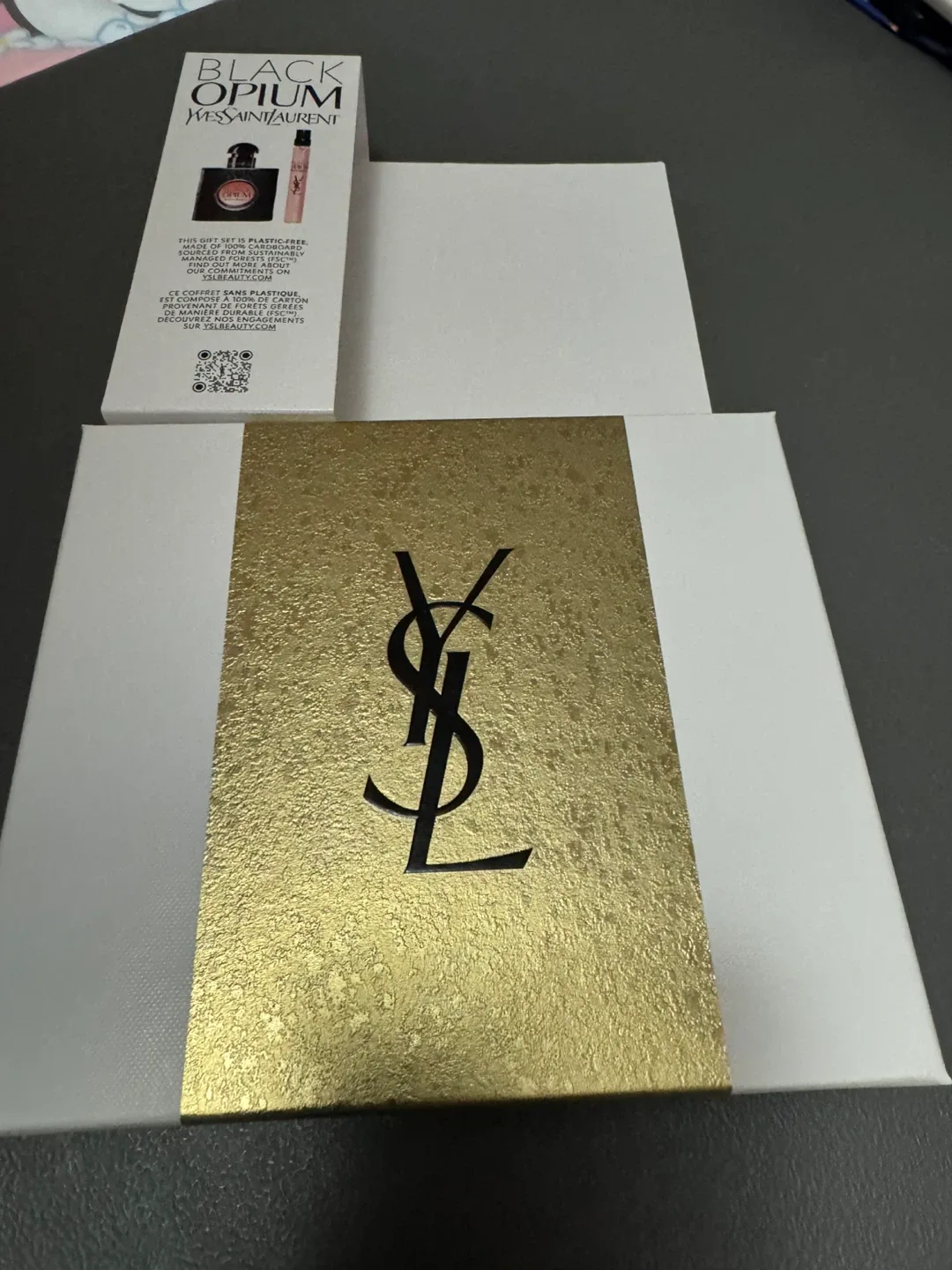 Yves Saint Laurent Black Opium Gift Set image indicator(2)