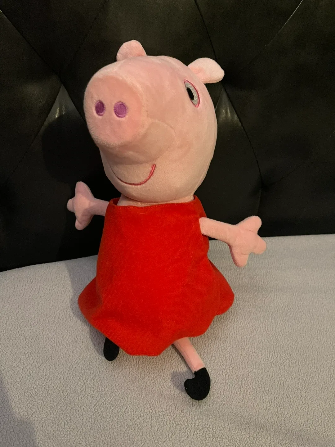 Peppa Pig Hug 'n' Oink Plush Toy
