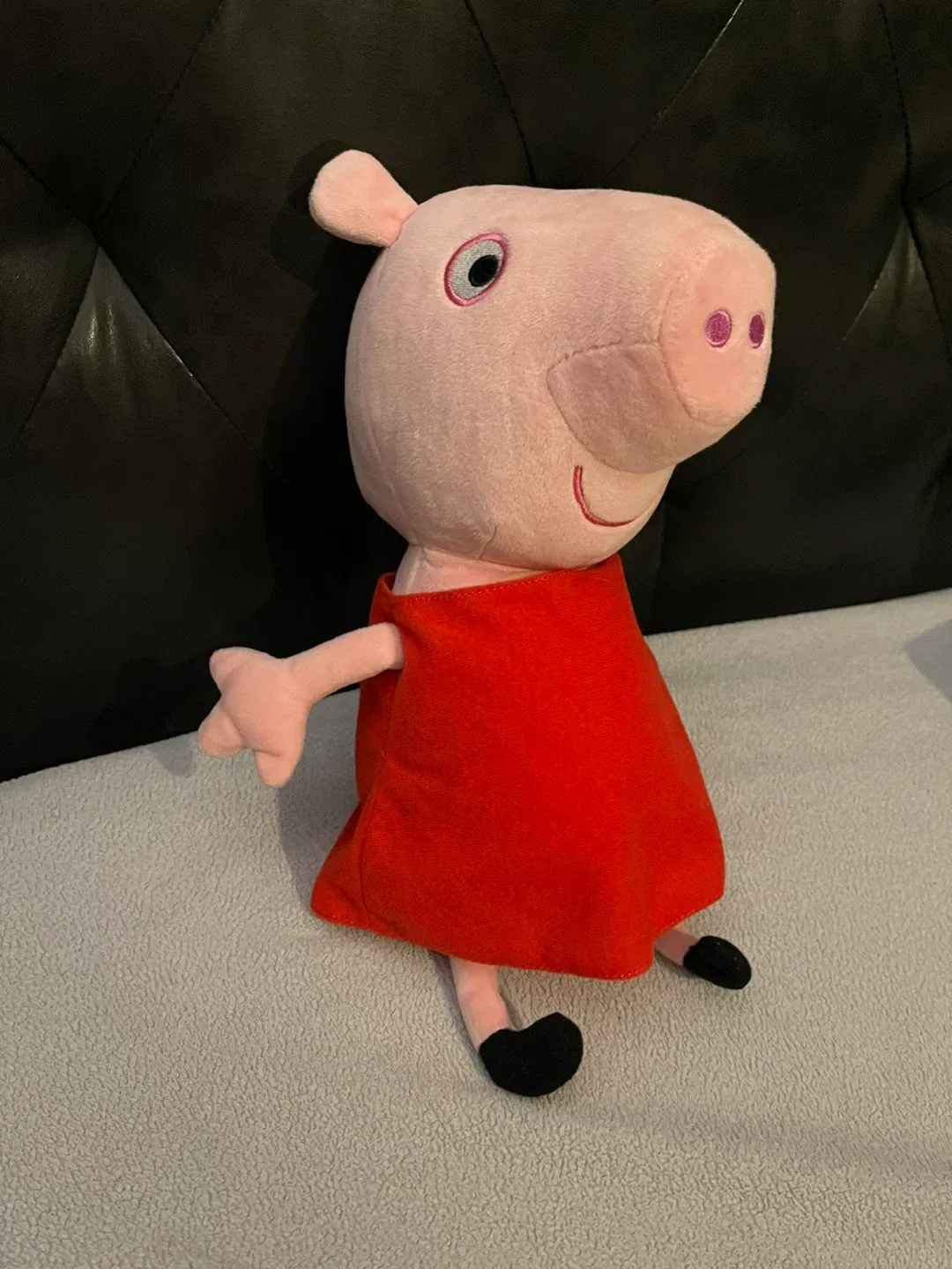 Peppa Pig Hug 'n' Oink Plush Toy image indicator(2)