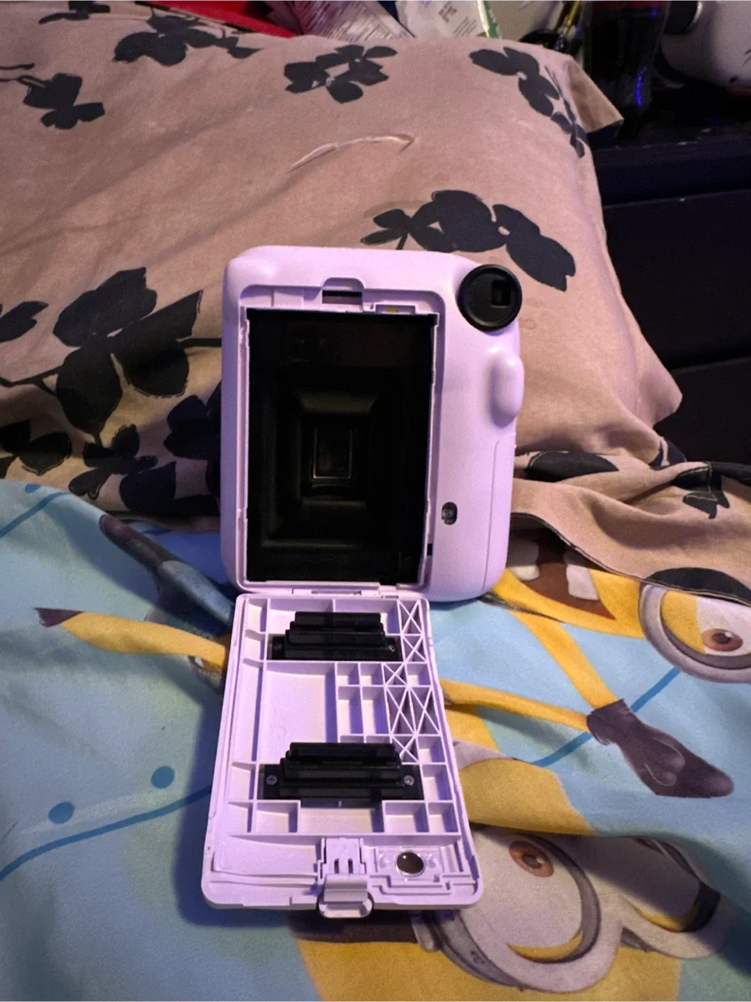 Fujifilm Instax Mini 12 Instant Camera - Lilac Purple image indicator(2)