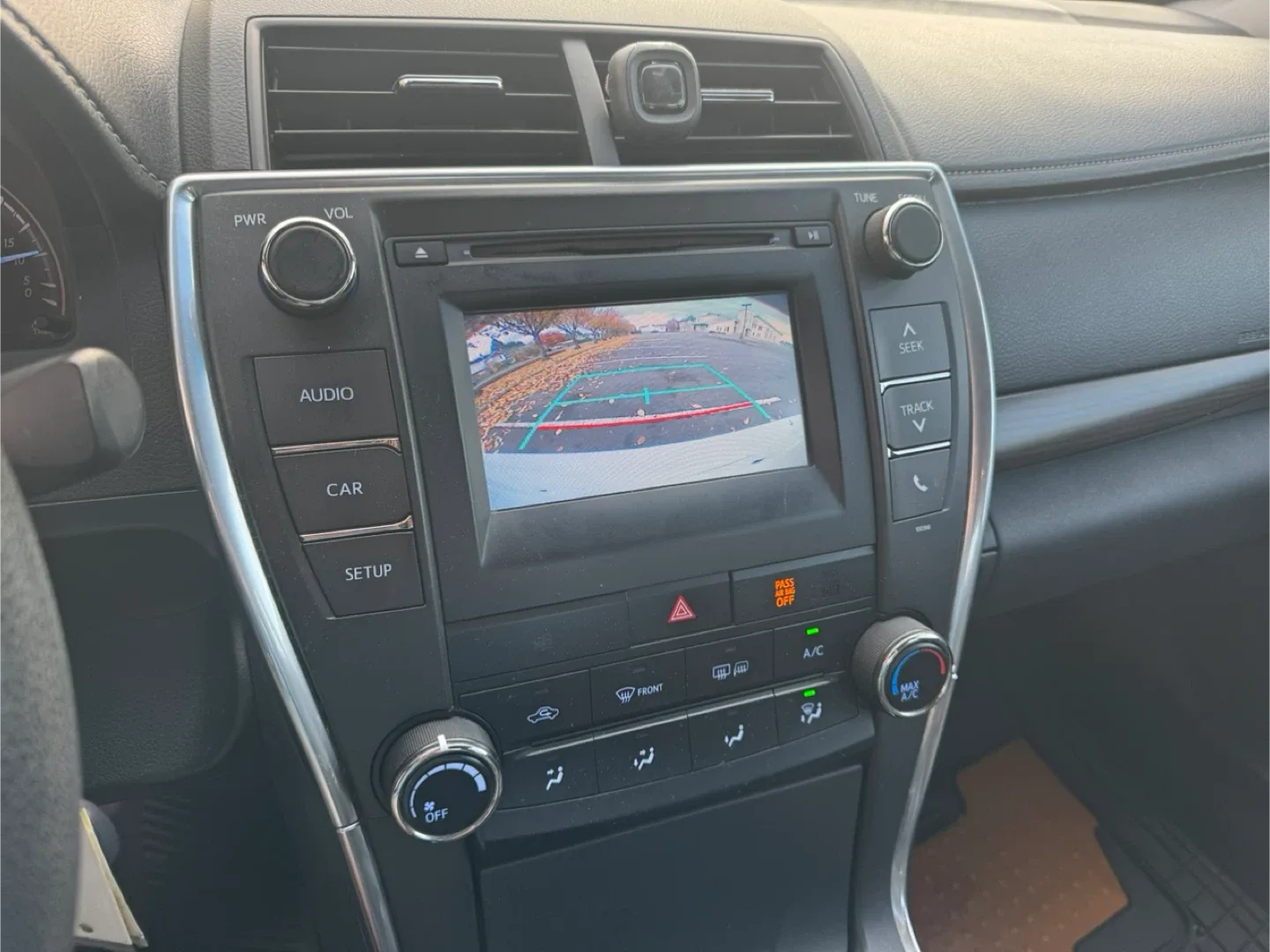 2015 Toyota Camry LE image indicator(7)