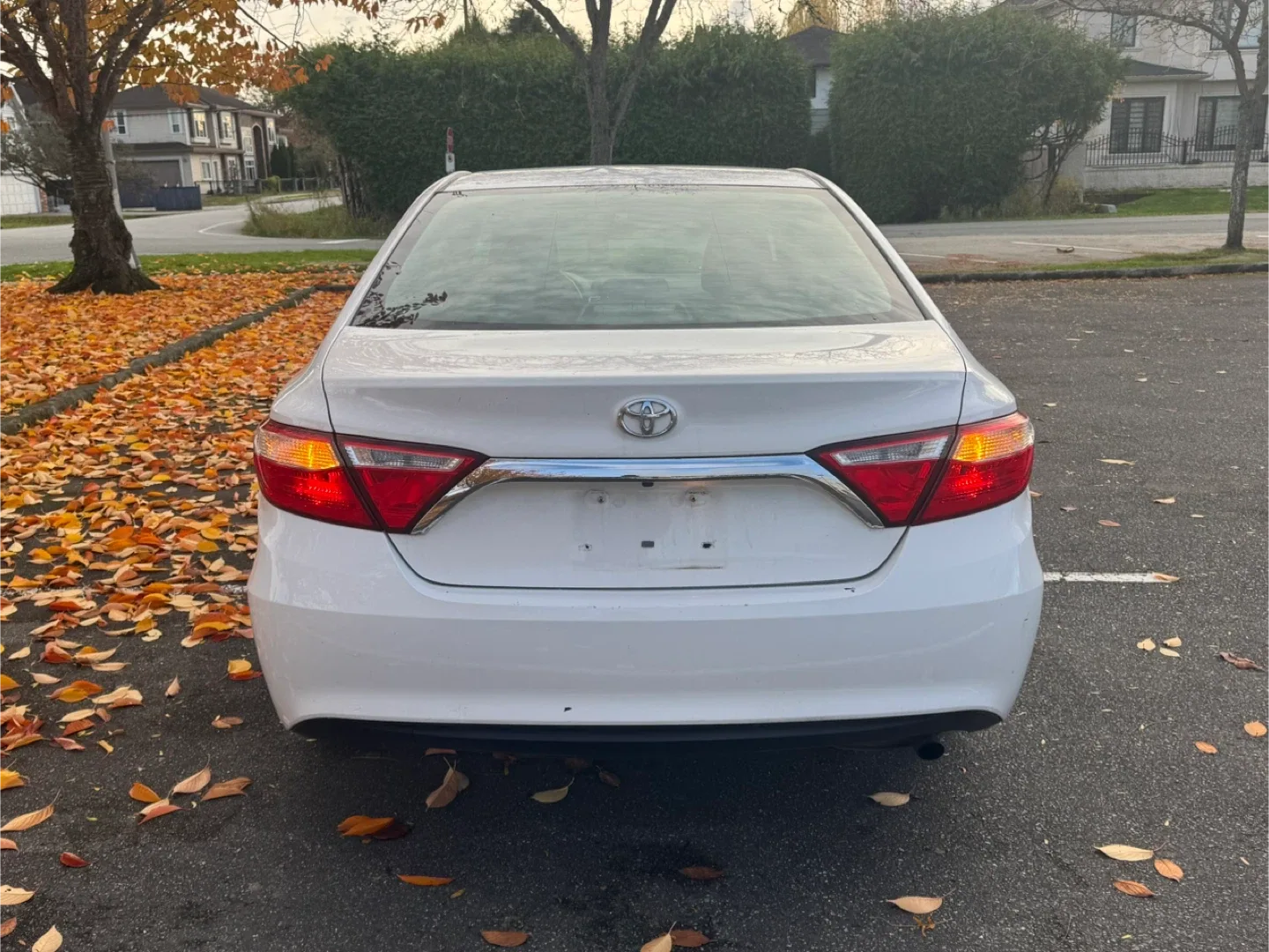 2015 Toyota Camry LE image indicator(4)