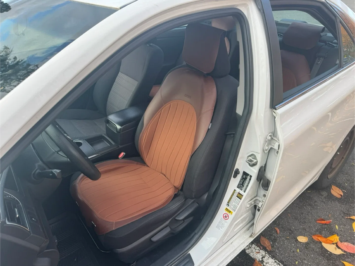 2015 Toyota Camry LE image indicator(8)