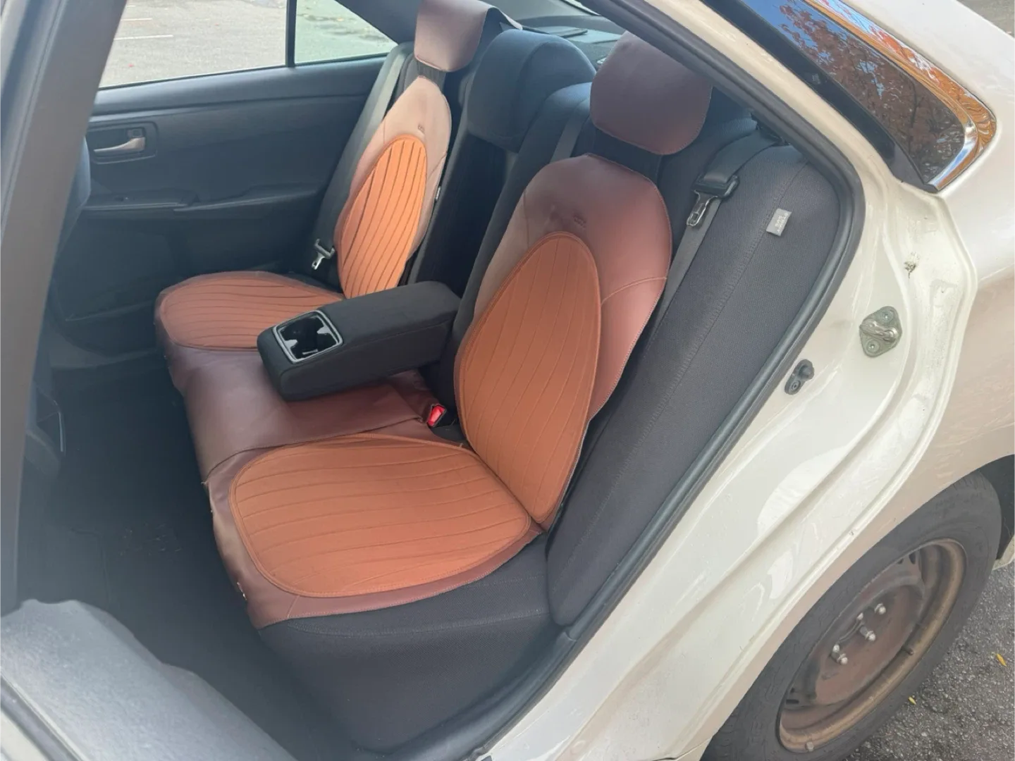 2015 Toyota Camry LE image indicator(9)