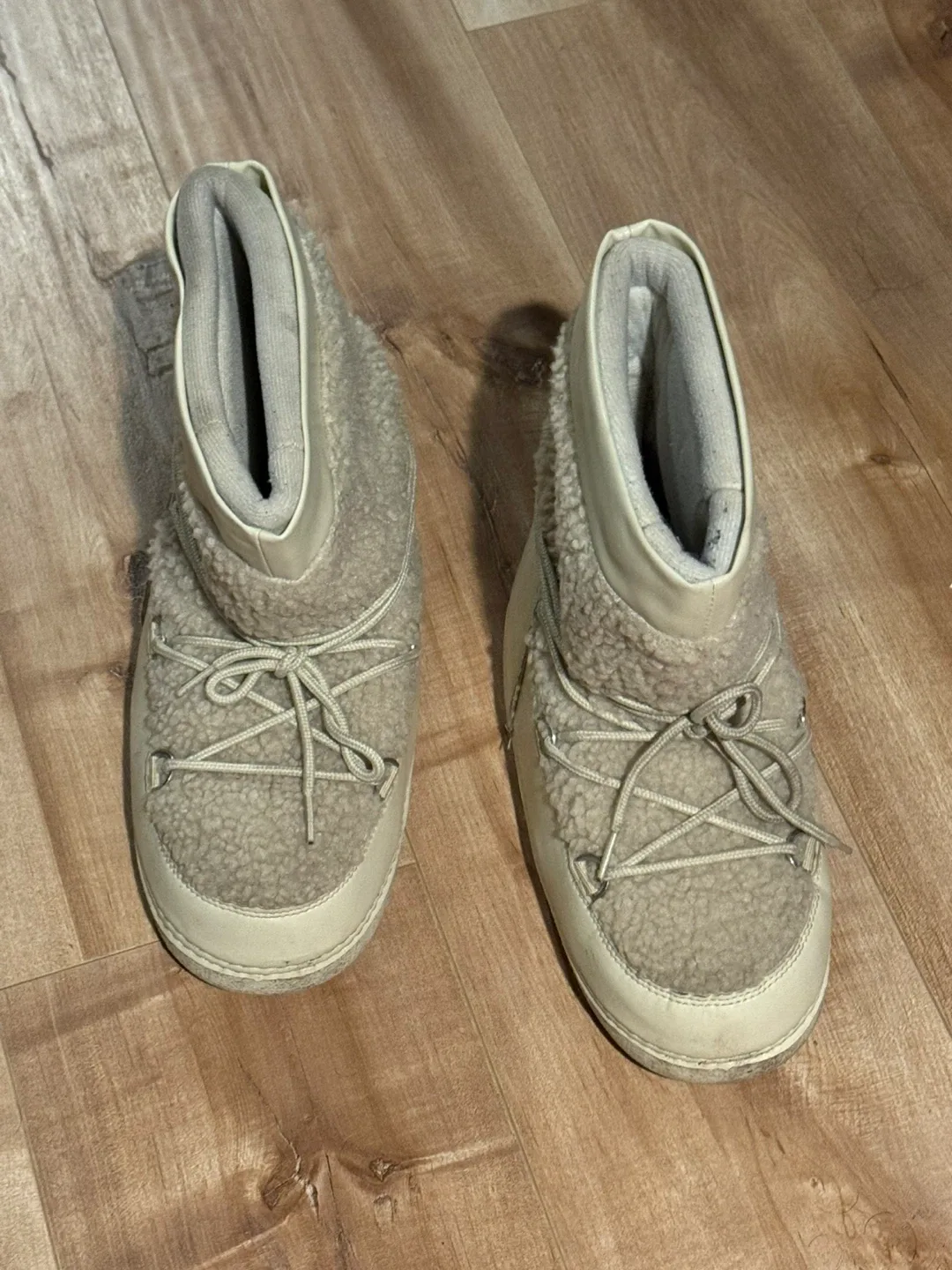 Moon Boot Creamy Sherpa Boots