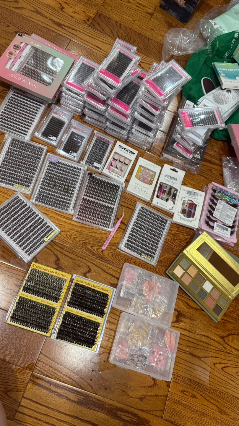 Variety of Eyelashes and Nail Sets - photo 5