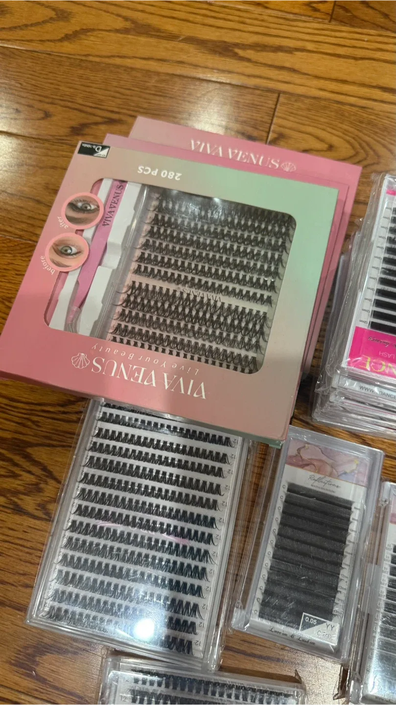 Variety of Eyelashes and Nail Sets image indicator(10)