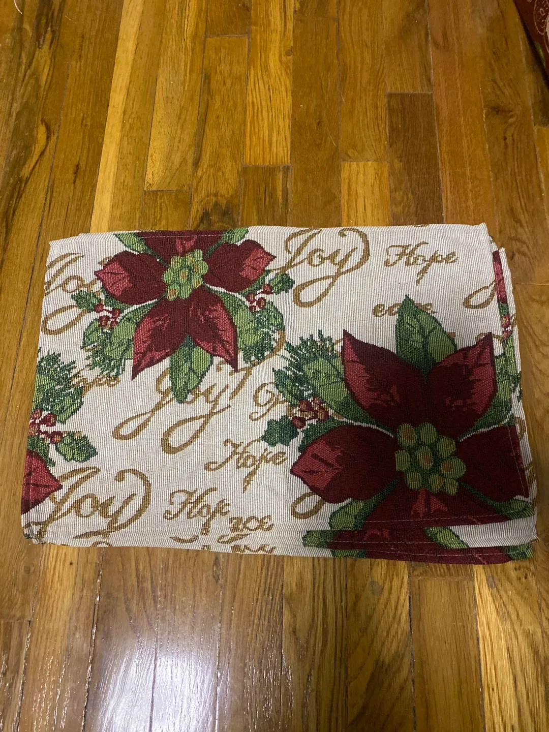 Holiday Table Runner & Christmas Decor image indicator(4)
