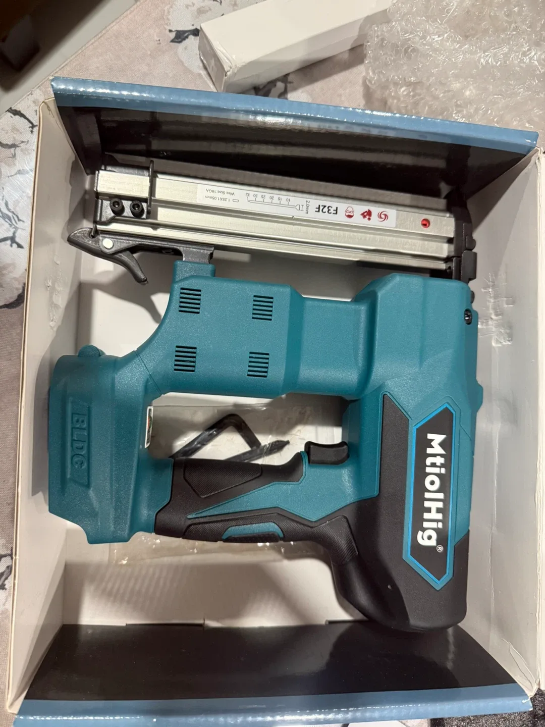 Cordless Brad Nailer 2-in-1 Compatible with Makita Battery image indicator(6)