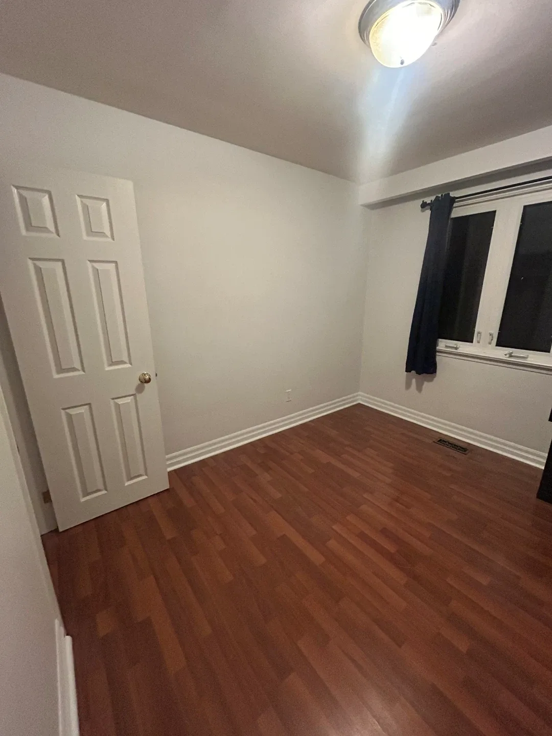 ROOM FOR RENT image indicator(4)