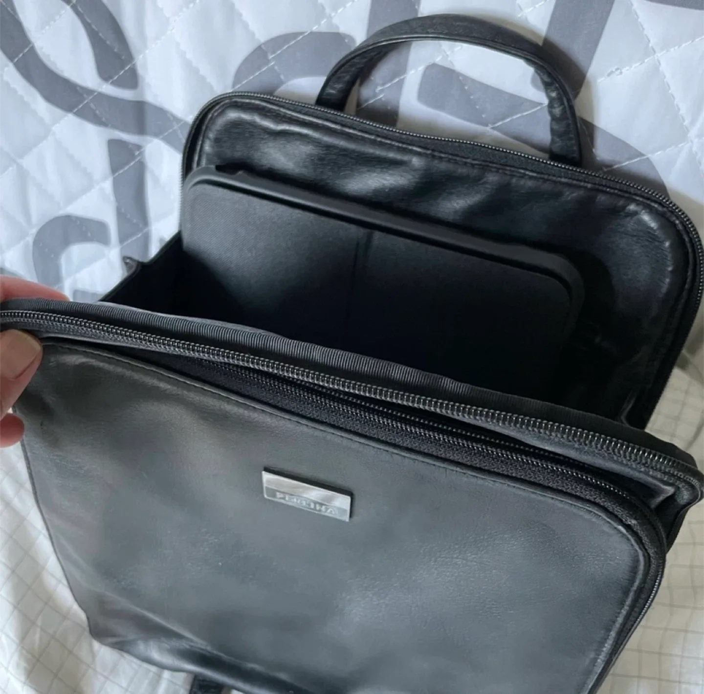 Perlina Black Leather Backpack #cleanout image indicator(8)