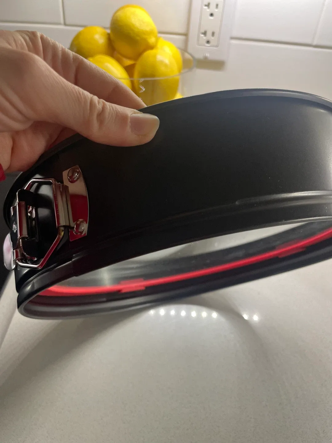 NEW! 10in Round Glass Bottom Springform Cake Pan image indicator(2)