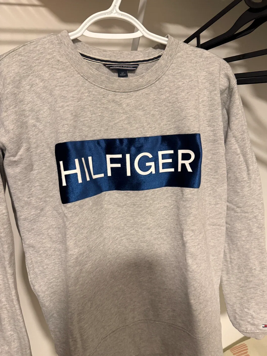 Sweatshirt & Hoodie - Size S #cleanout image indicator(3)