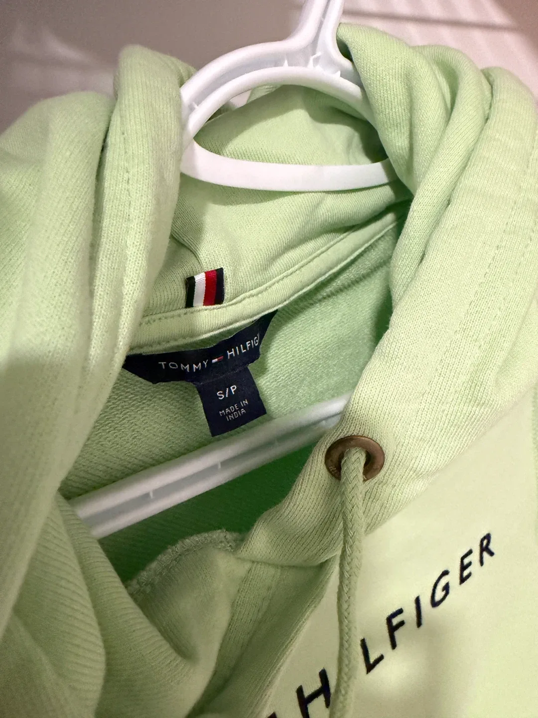 Sweatshirt & Hoodie - Size S #cleanout image indicator(2)