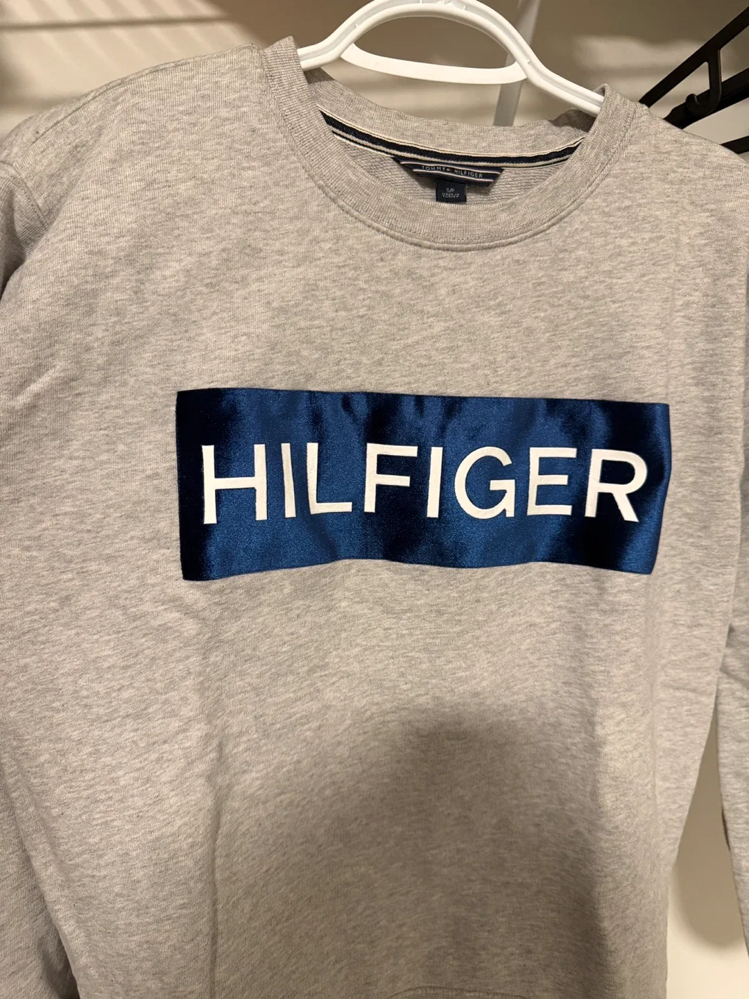 Sweatshirt & Hoodie - Size S #cleanout image indicator(5)