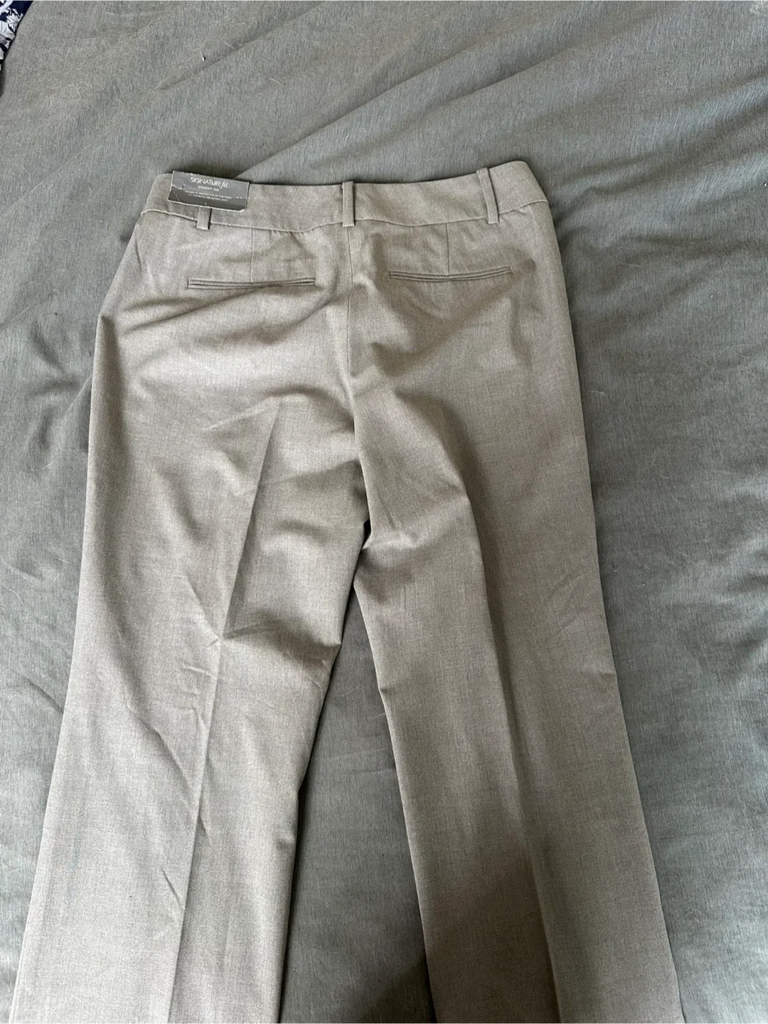 BNWT Ann Taylor Trousers - Size 6 light grey #cleanout image indicator(5)