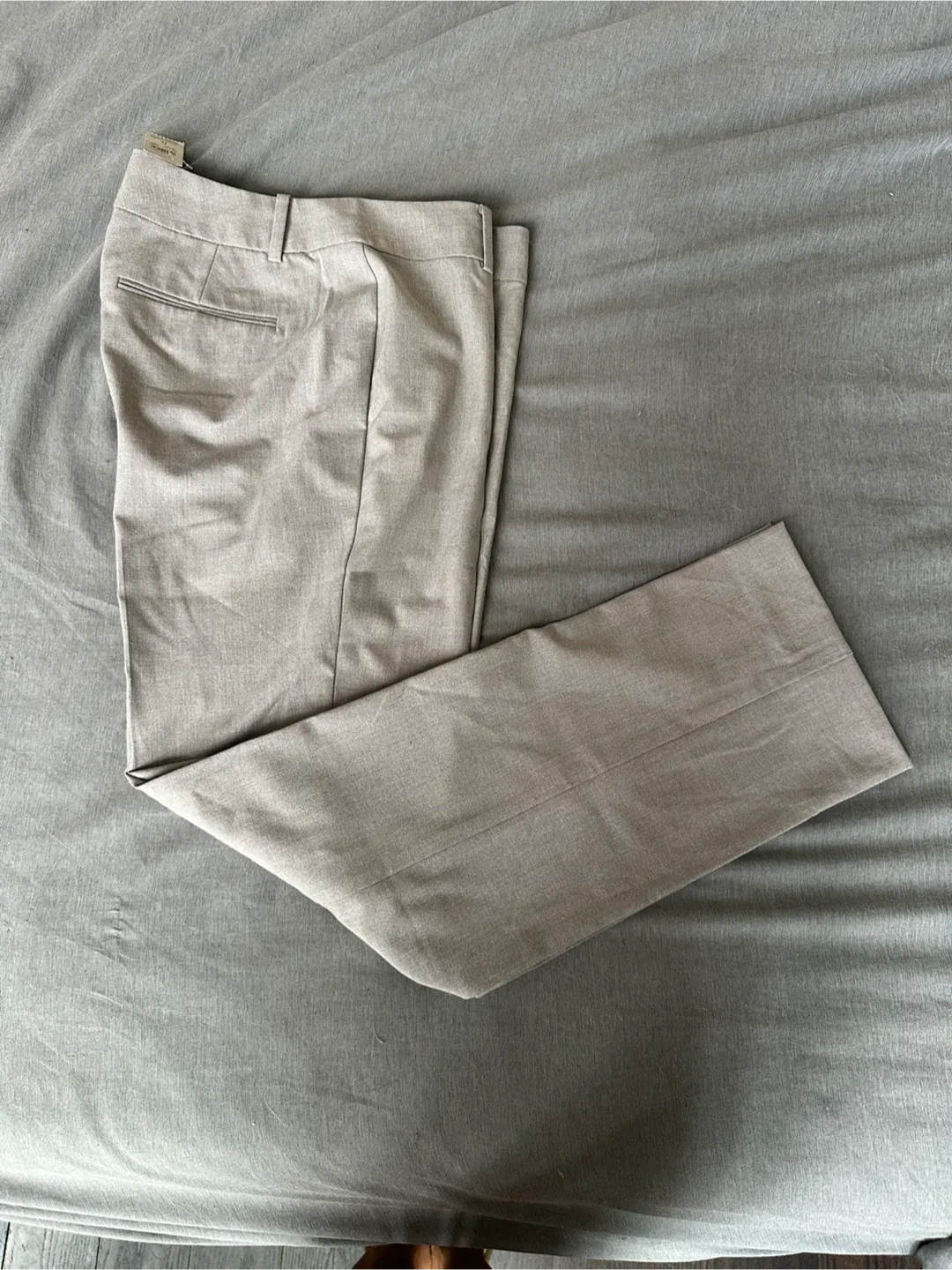 BNWT Ann Taylor Trousers - Size 6 light grey #cleanout