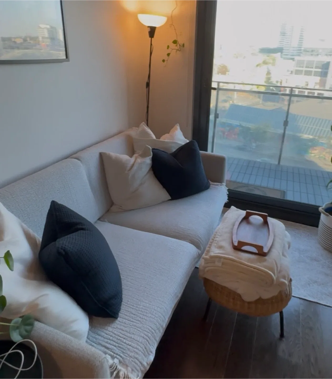 SMEDSTORP Loveseat - Viarp Beige/Brown Oak image indicator(4)