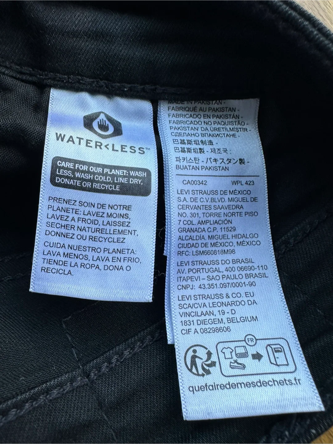 Levi's 721 High Rise Skinny Jeans - Size 30 image indicator(6)