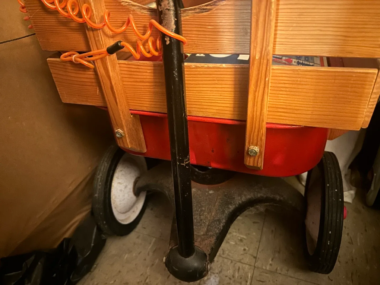 Radio Flyer Town & Country Wagon #Cleanout image indicator(2)