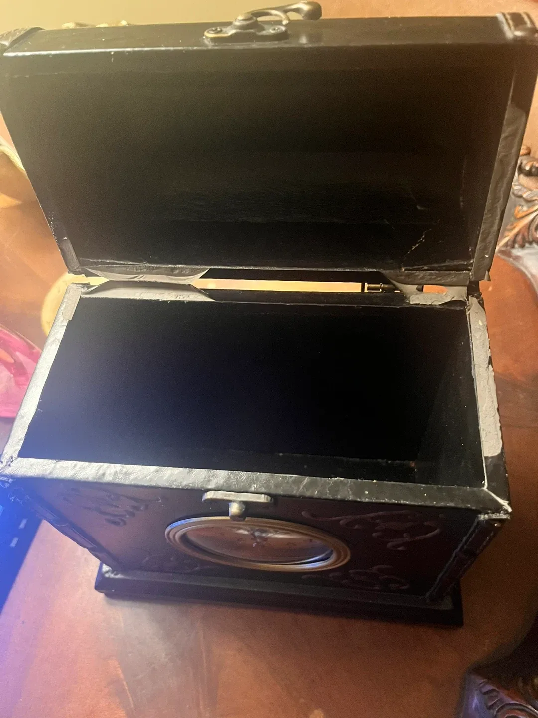 Decorative Treasure Chest Clock image indicator(5)