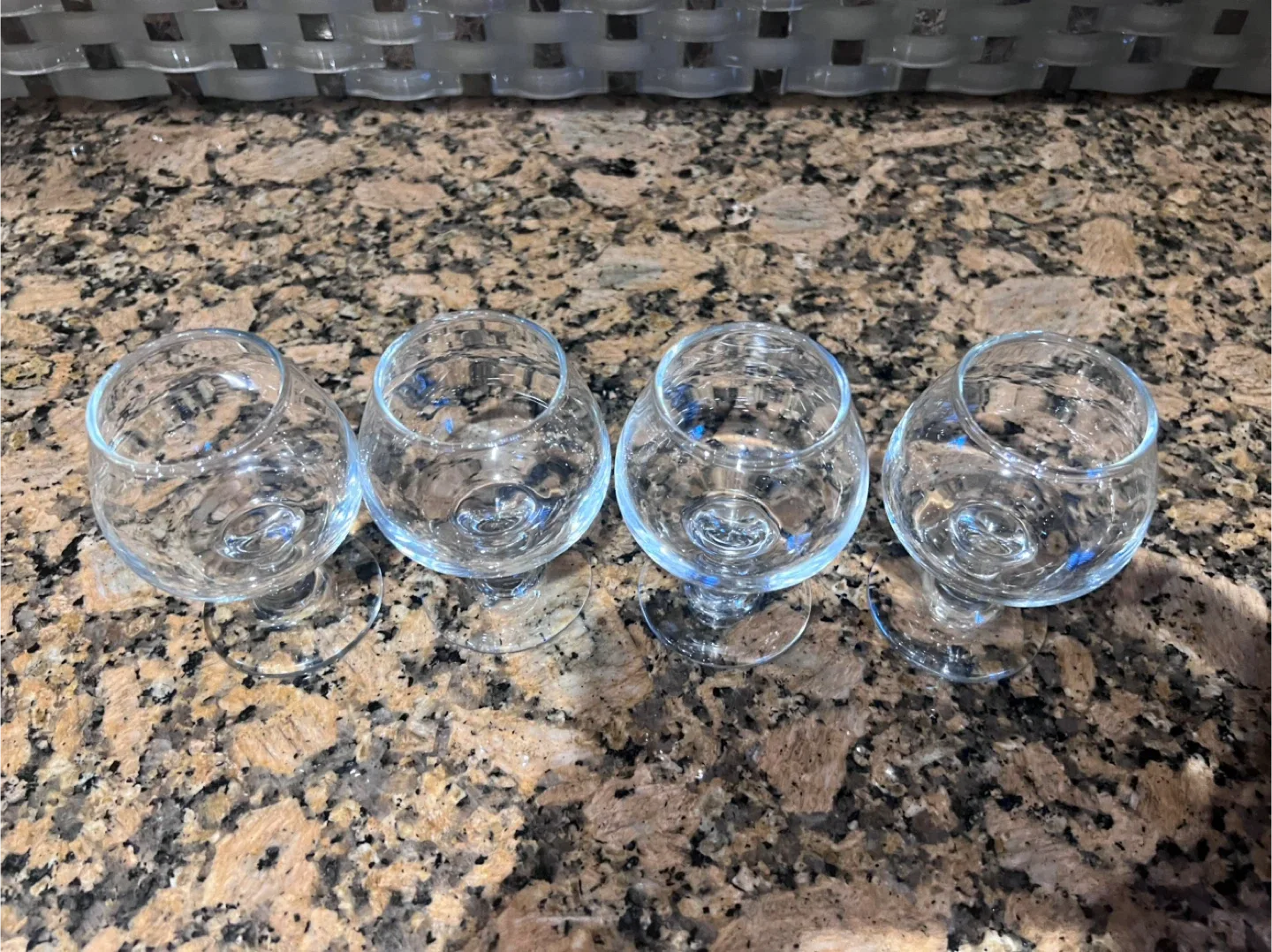 Brandy glasses image indicator(2)