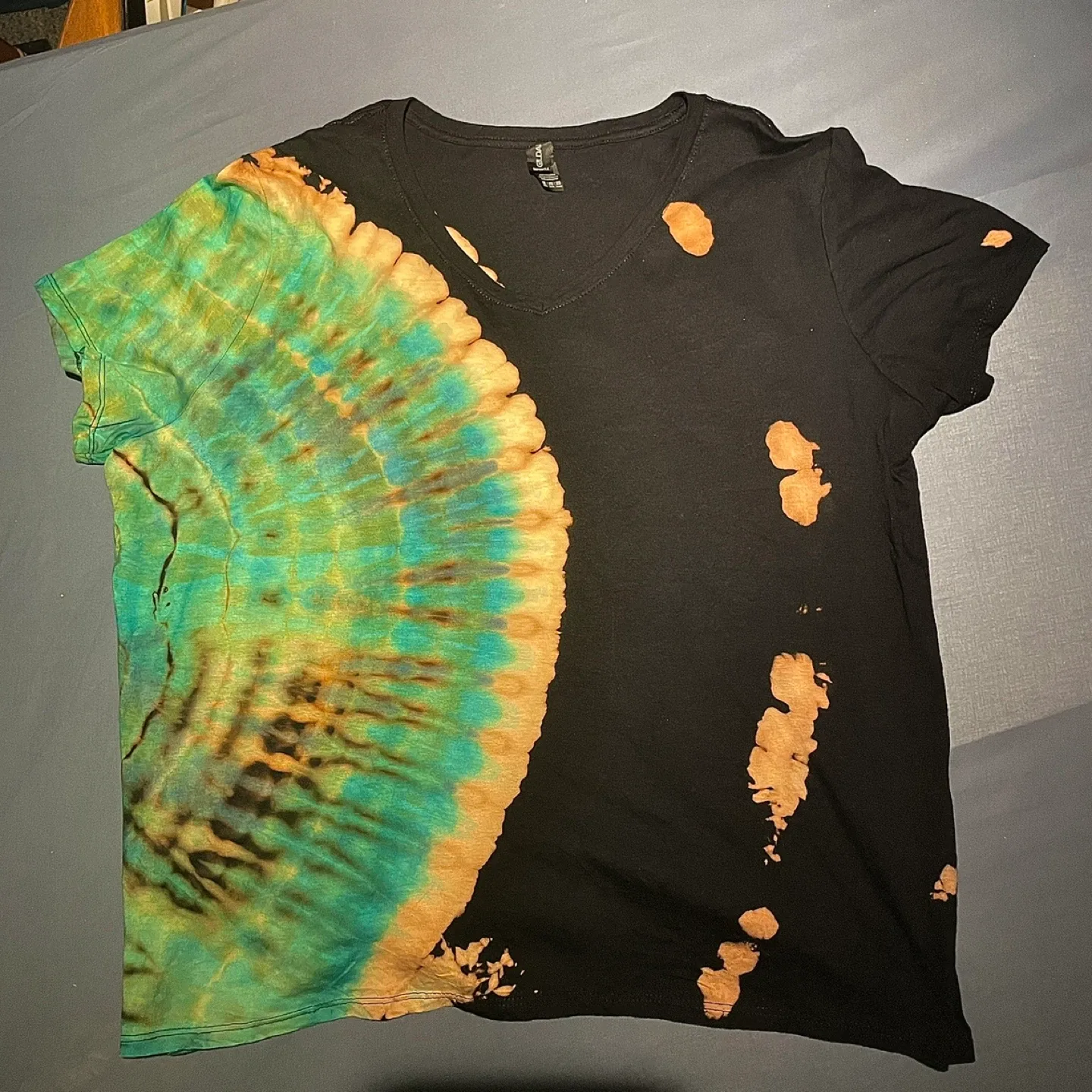 Custom/ Handmade "Reverse dye" Tie Dye T-Shirt image indicator(2)
