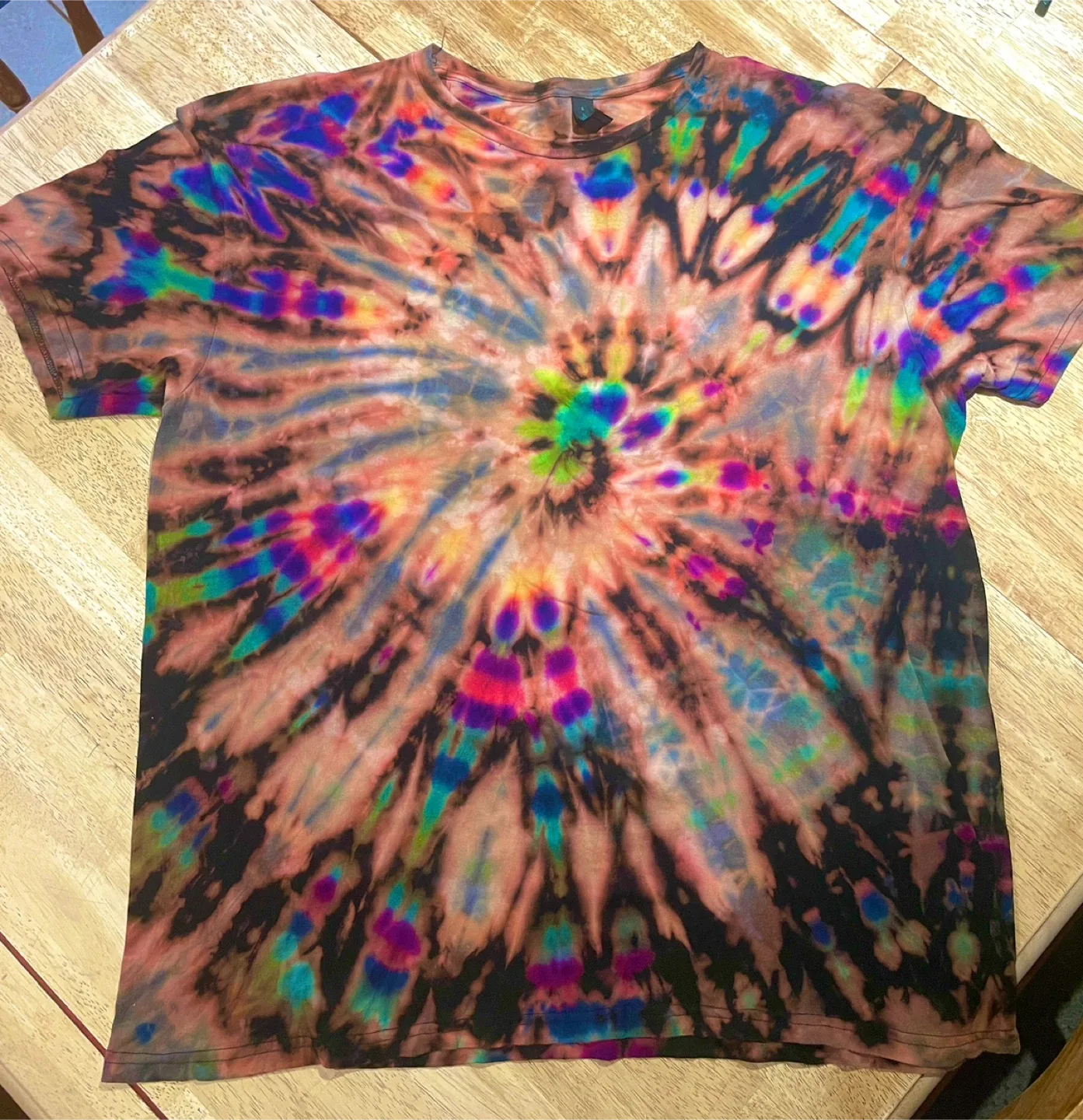 Custom/ Handmade "Reverse dye" Tie Dye T-Shirt image indicator(5)