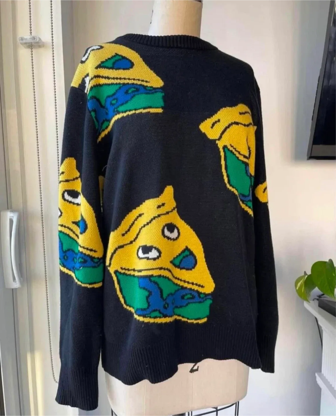 Frank and oak X pony “piece on earth” sweater size medium