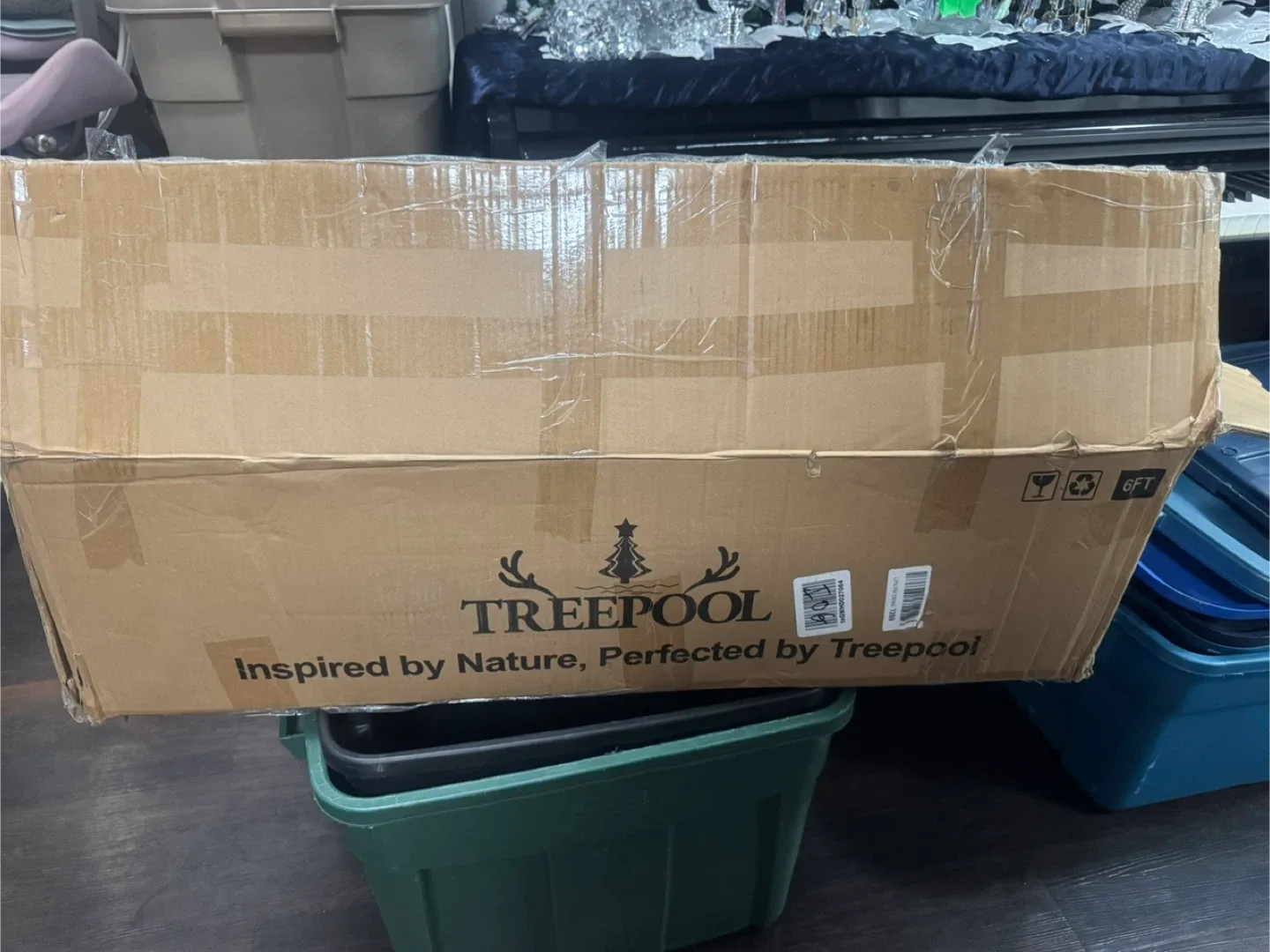 Brand New inBox 6’ realistic tip Christmas tree originally $300 image indicator(6)