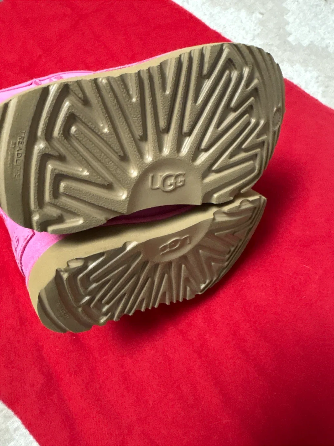 UGG Classic Short Pink Boots - Kids Size 7 image indicator(3)