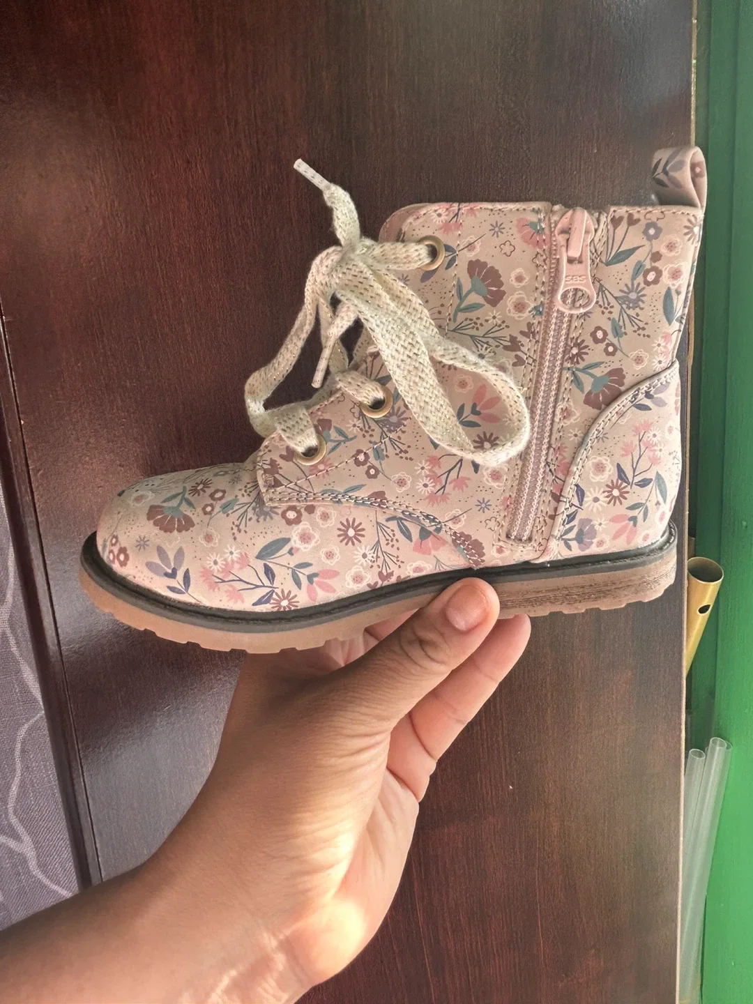 Girls boots size 10 image indicator(2)