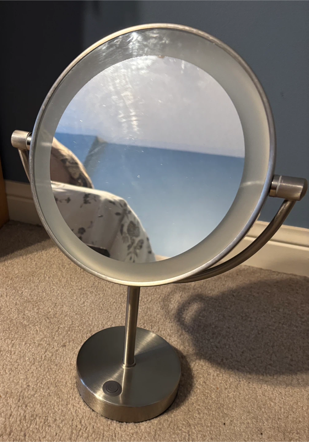 Lighted double-sided Vanity Mirror (8” diameter) #Cleanout