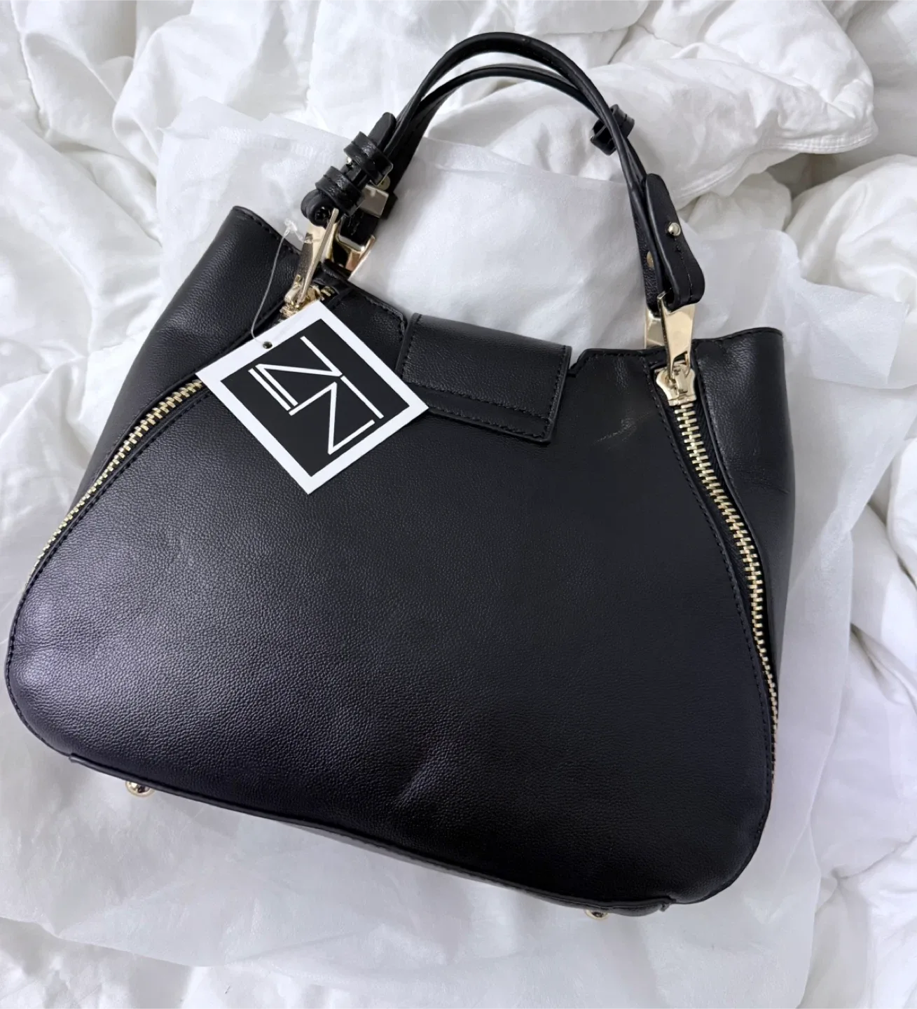 INZI Black Handbag NWT image indicator(3)