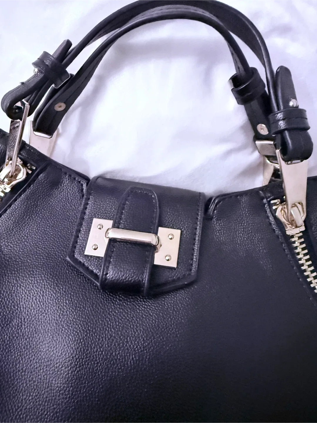 INZI Black Handbag NWT image indicator(4)