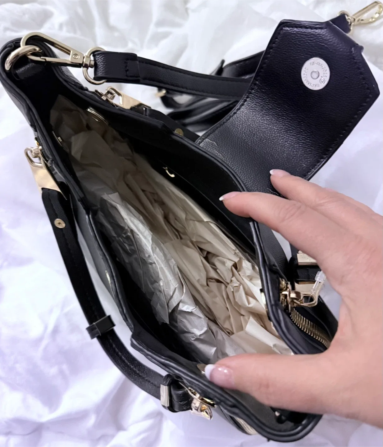 INZI Black Handbag NWT image indicator(5)