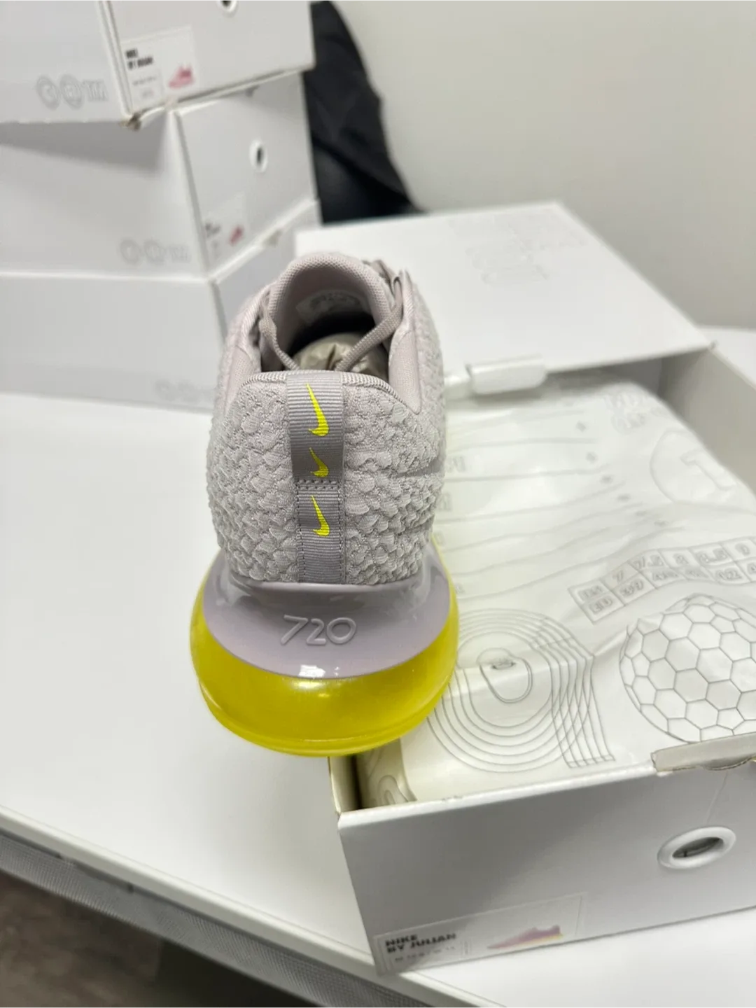 Nike Air Max 720 By Julian, Size 12.5 image indicator(4)