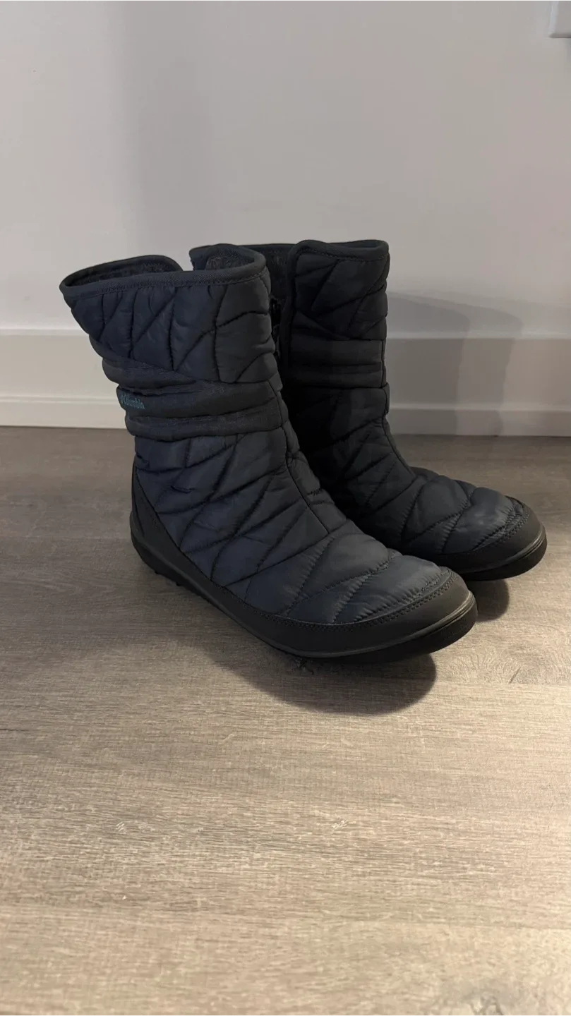 Columbia Women's Winter / Snow Boots, Grey - Size 9.5