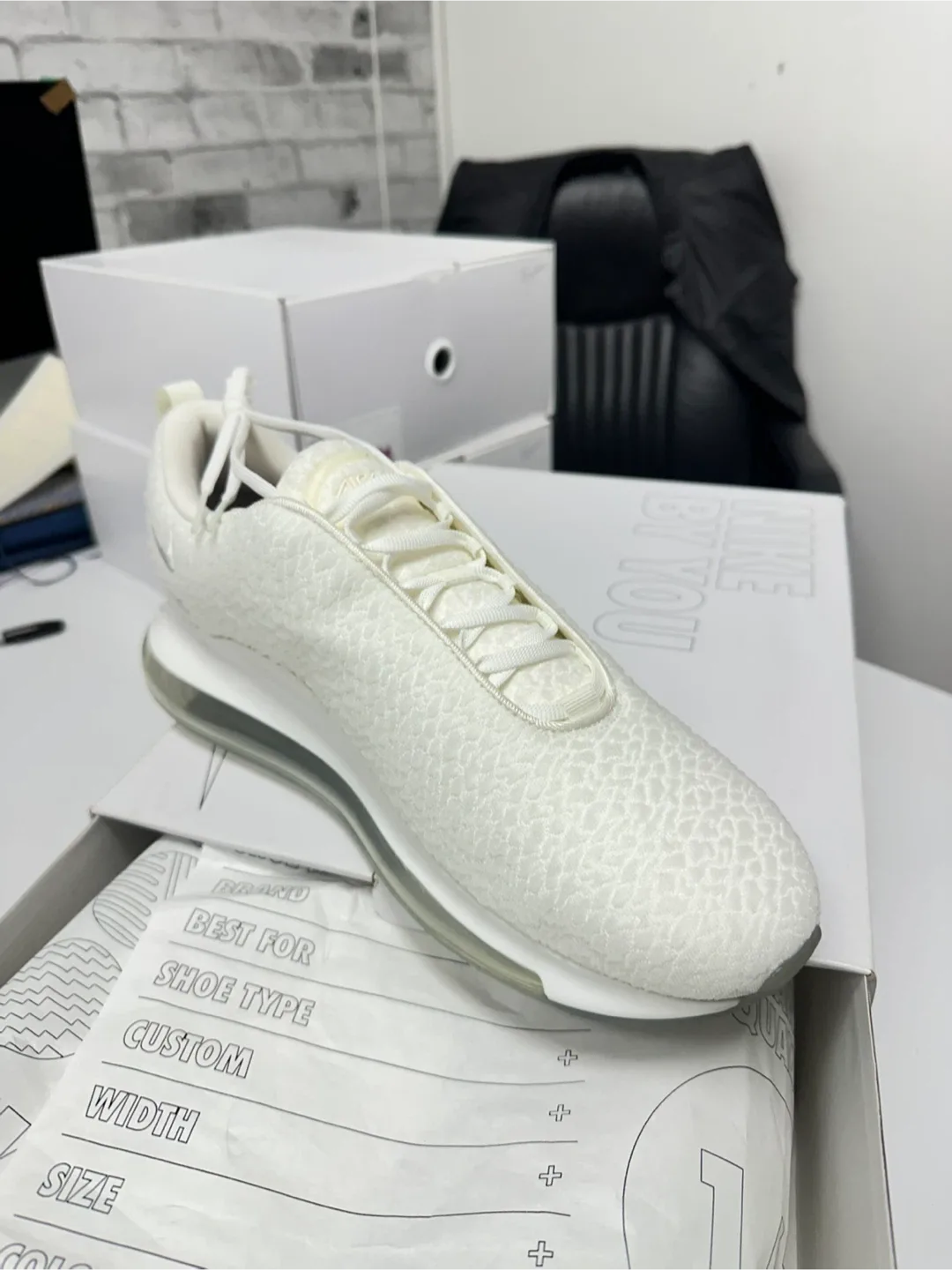 Nike Air Max 720 By You - Size 12.5 image indicator(3)