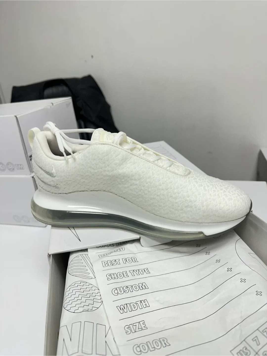 Nike Air Max 720 By You - Size 12.5 image indicator(2)