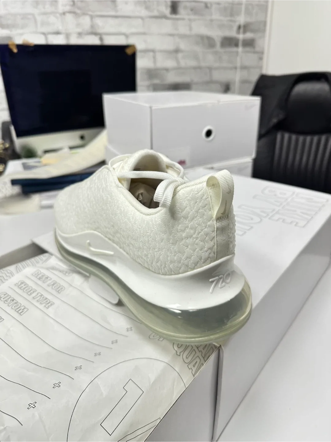 Nike Air Max 720 By You - Size 12.5 image indicator(4)