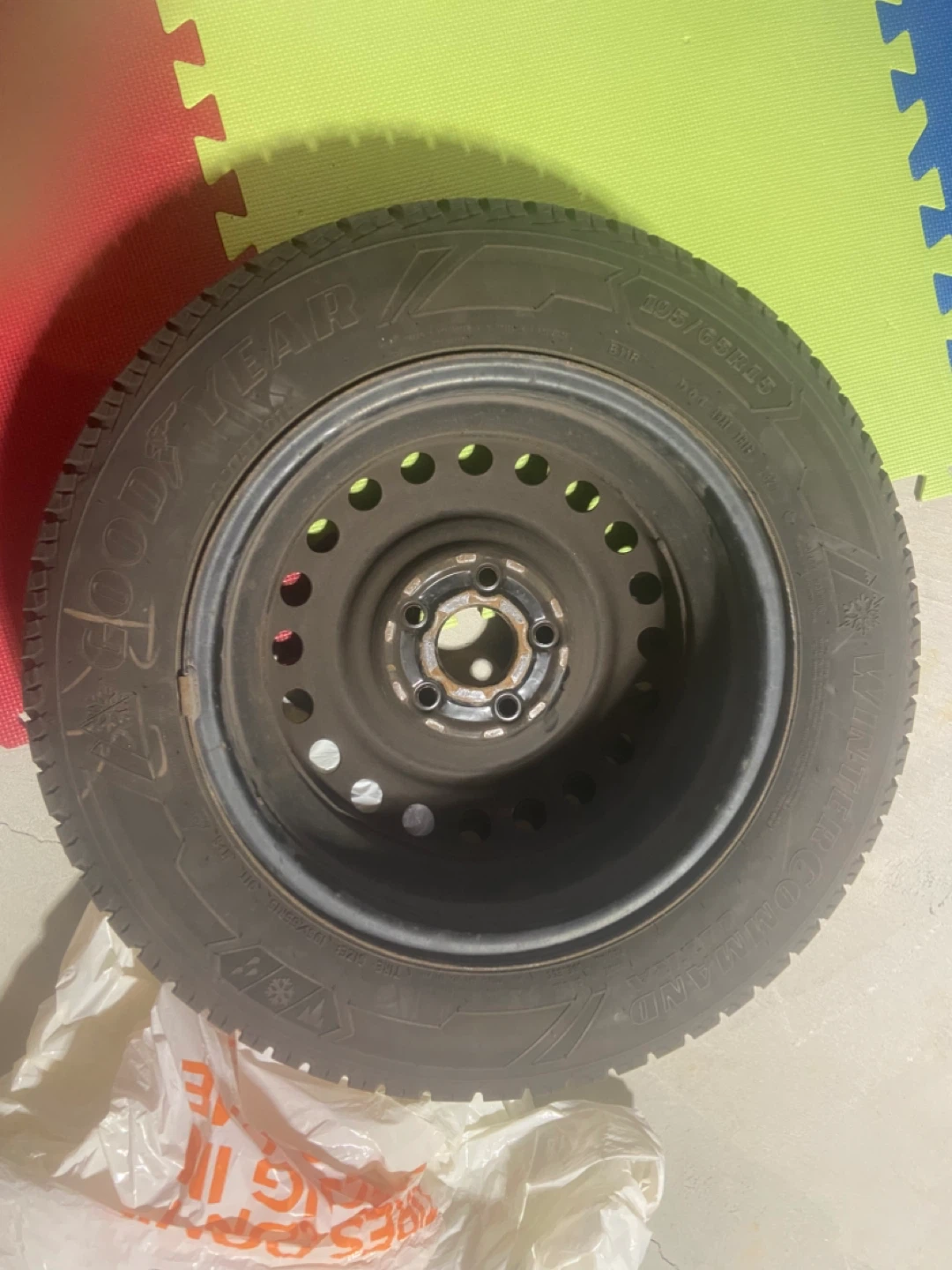 Goodyear WinterCommand 195/65R15 Tire - photo 4