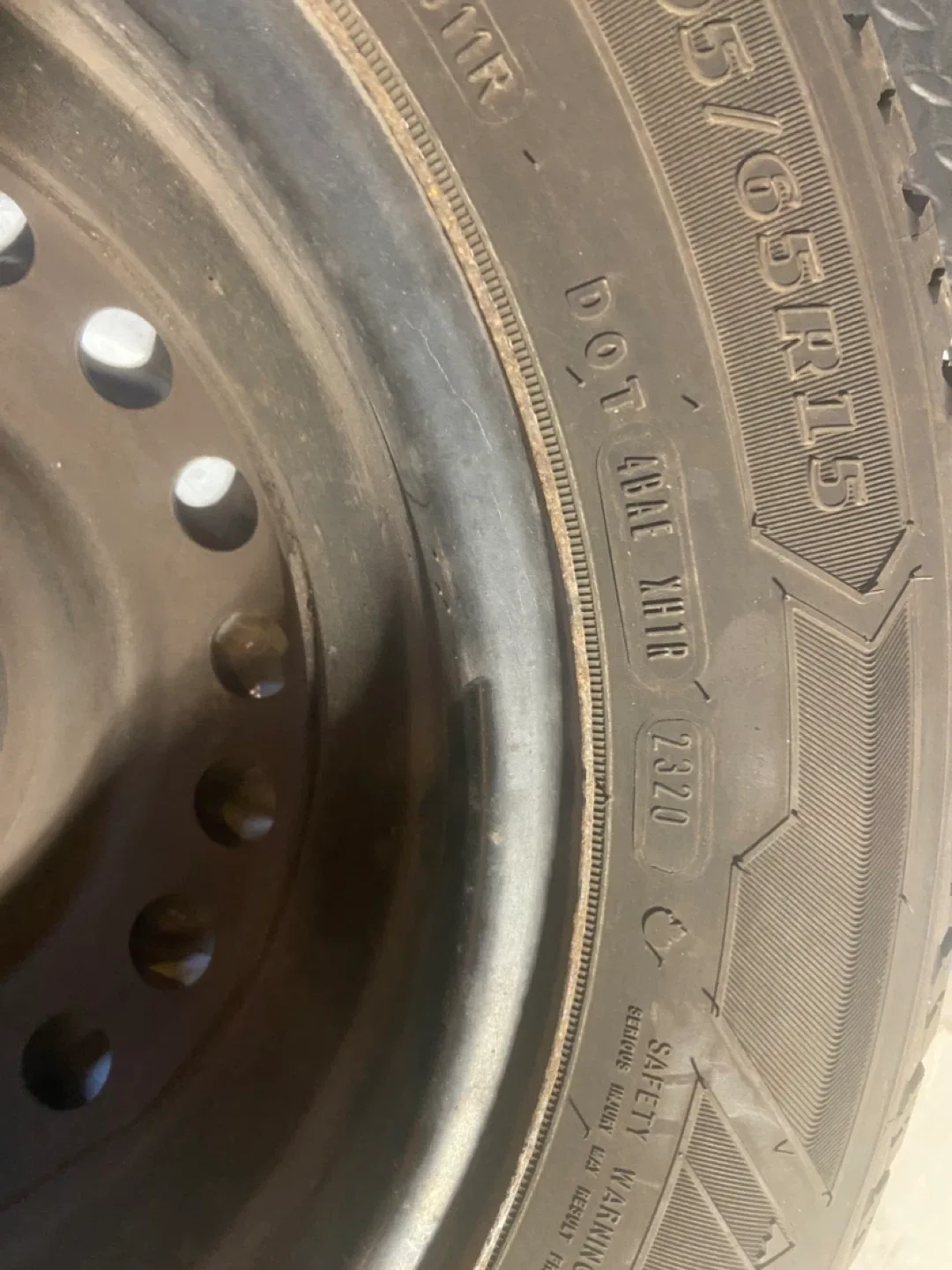 Goodyear WinterCommand 195/65R15 Tire