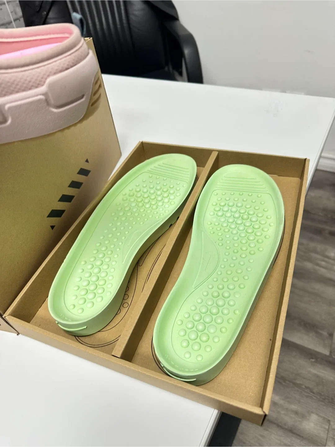 Nike Offline 2.0 Pink Mule with Box image indicator(5)