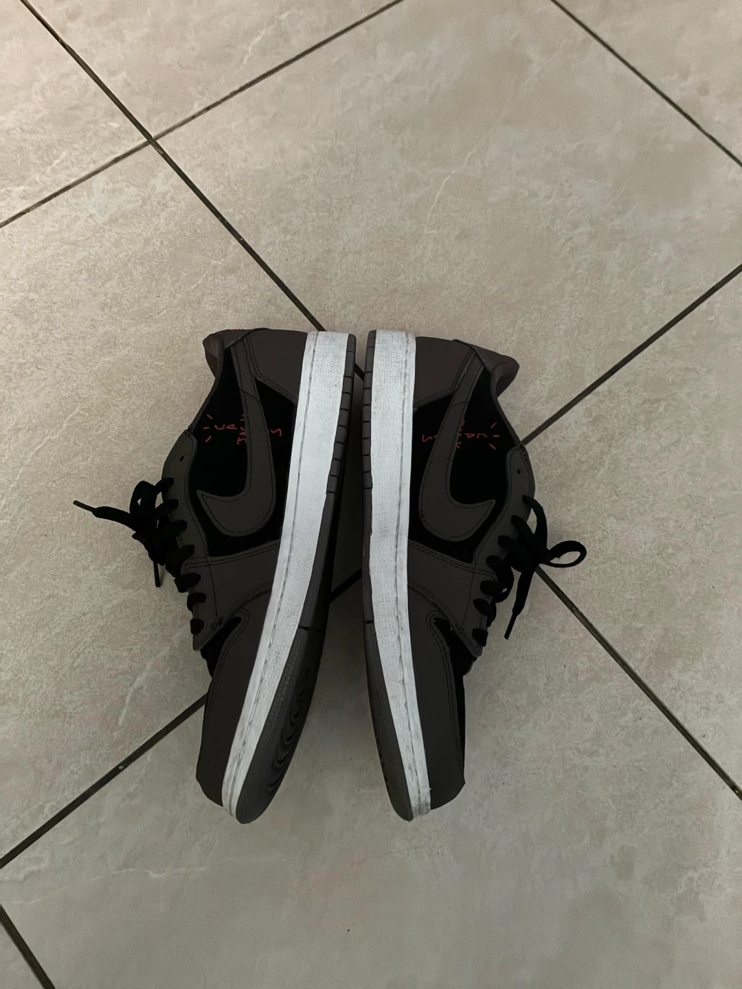 Nike Air Jordan 1 Low Travis Scott - photo 3