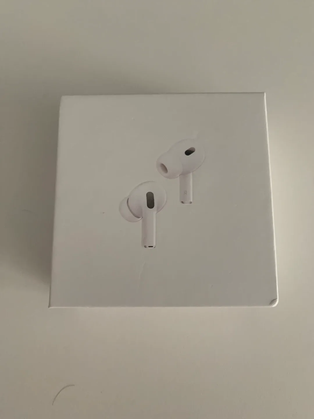New Apple AirPods Pro 2nd (generation) image indicator(2)