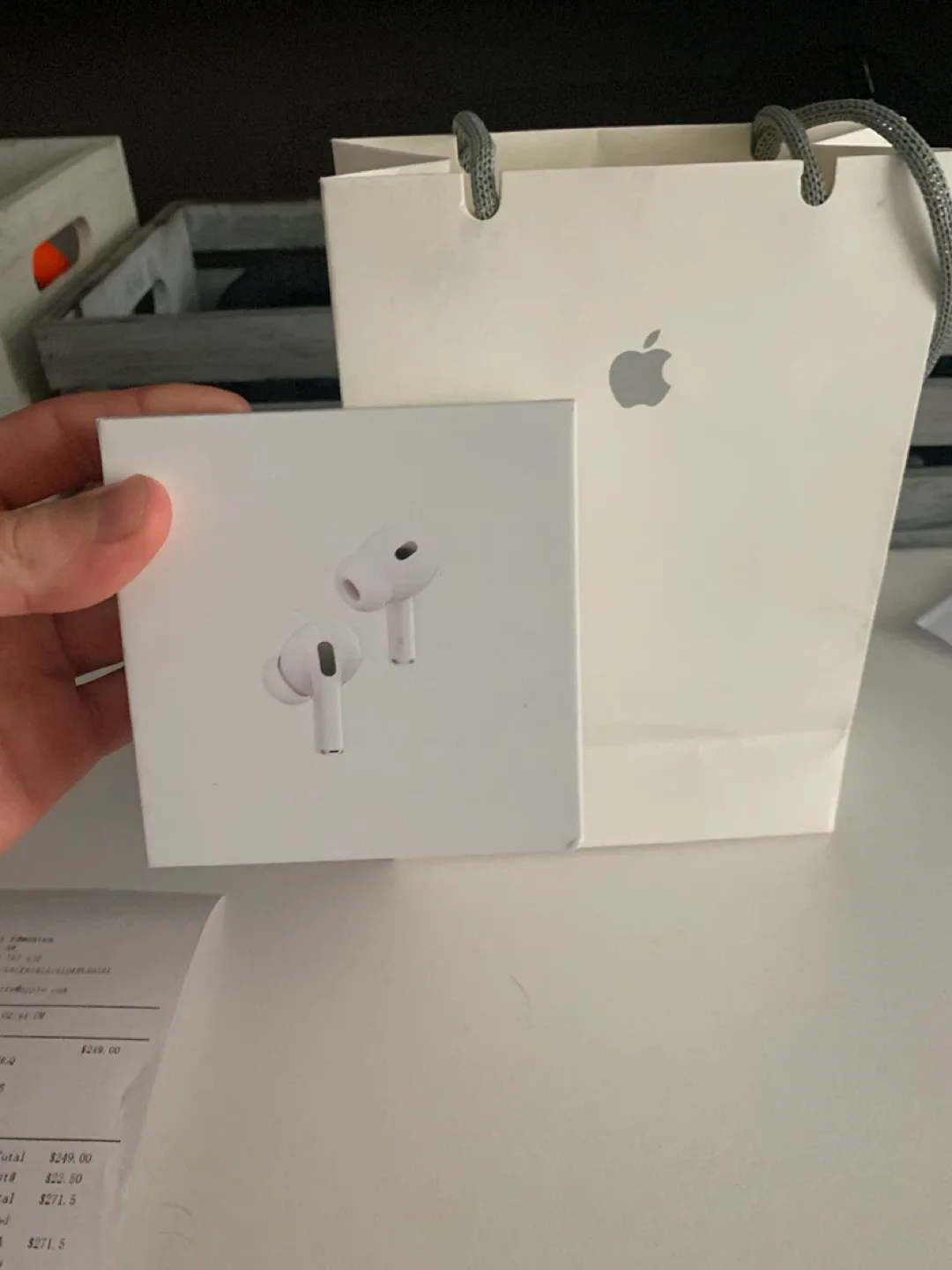 New Apple AirPods Pro 2nd (generation) image indicator(3)