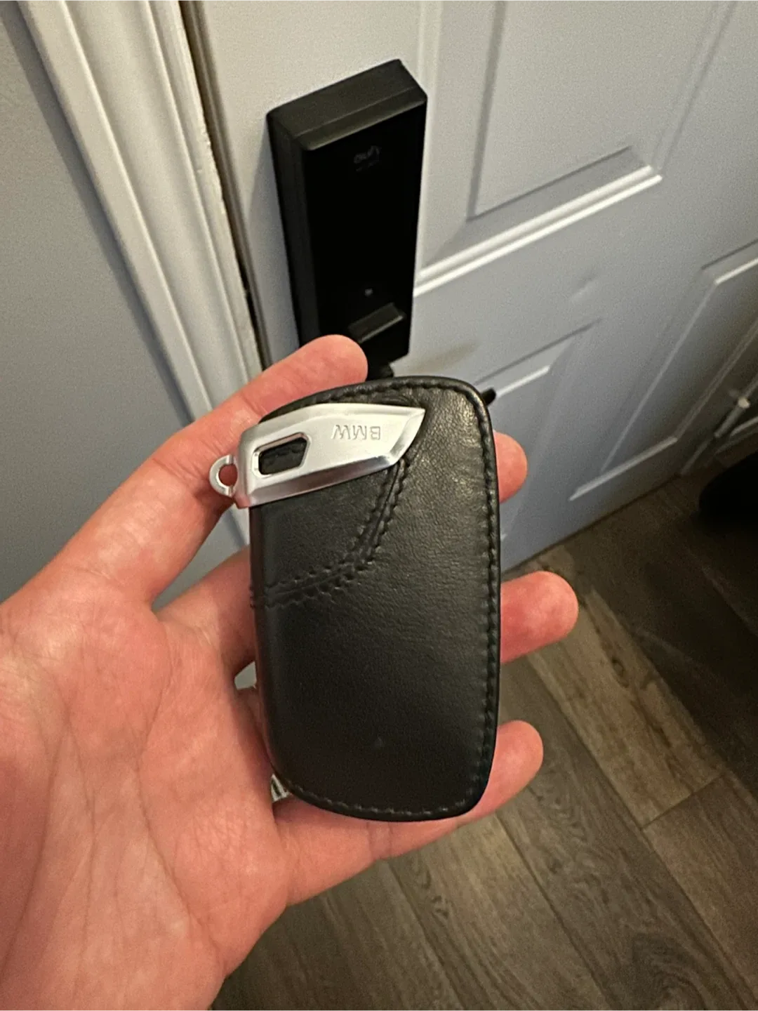 BMW 330i 2023 accessories image indicator(8)