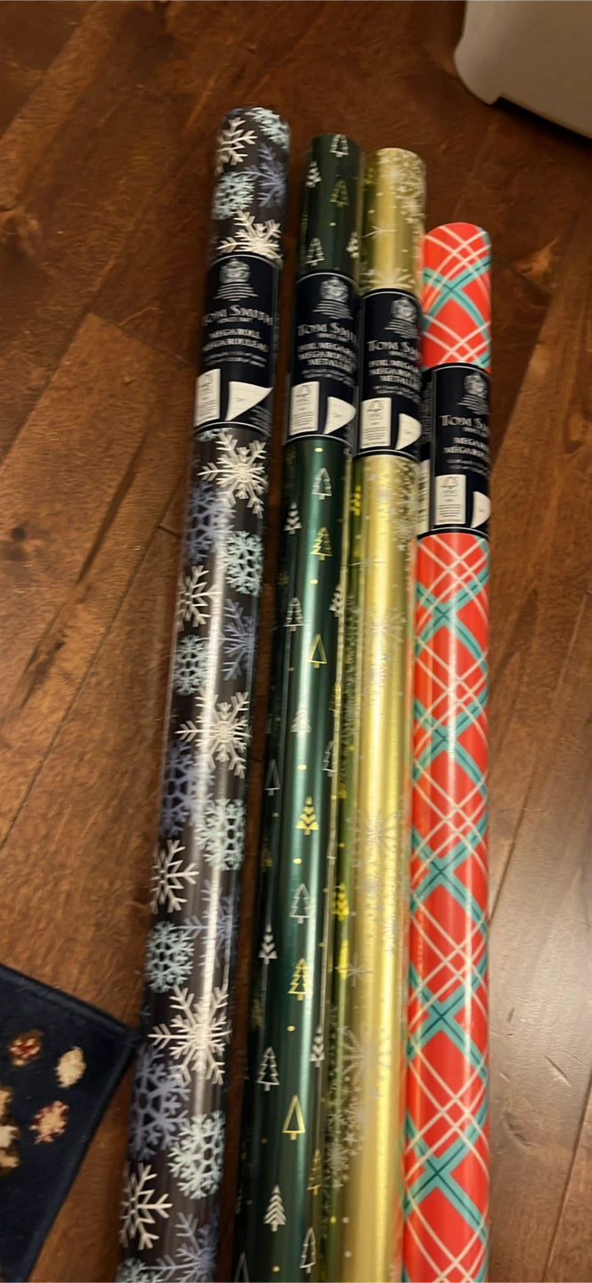 Tom Smith Mega Roll Wrapping Paper Set - photo 2